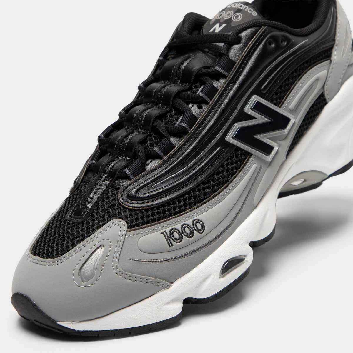 New Balance M1000 Black / Grey Sneakers - Product view 3