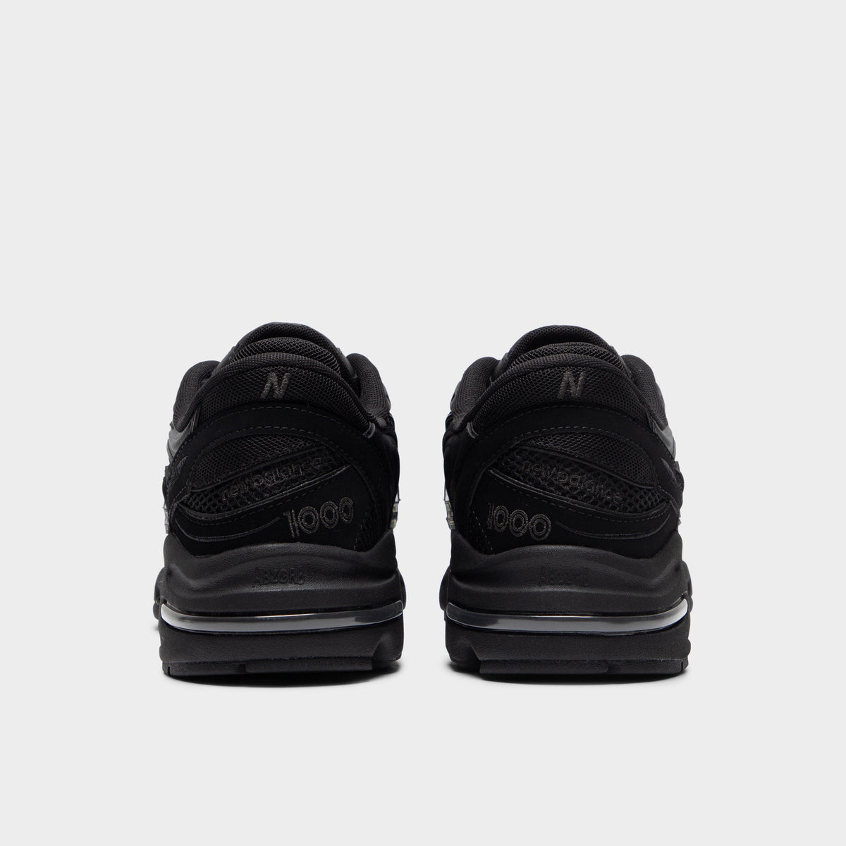 New Balance M1000 Black / Black Sneakers - Product view 4