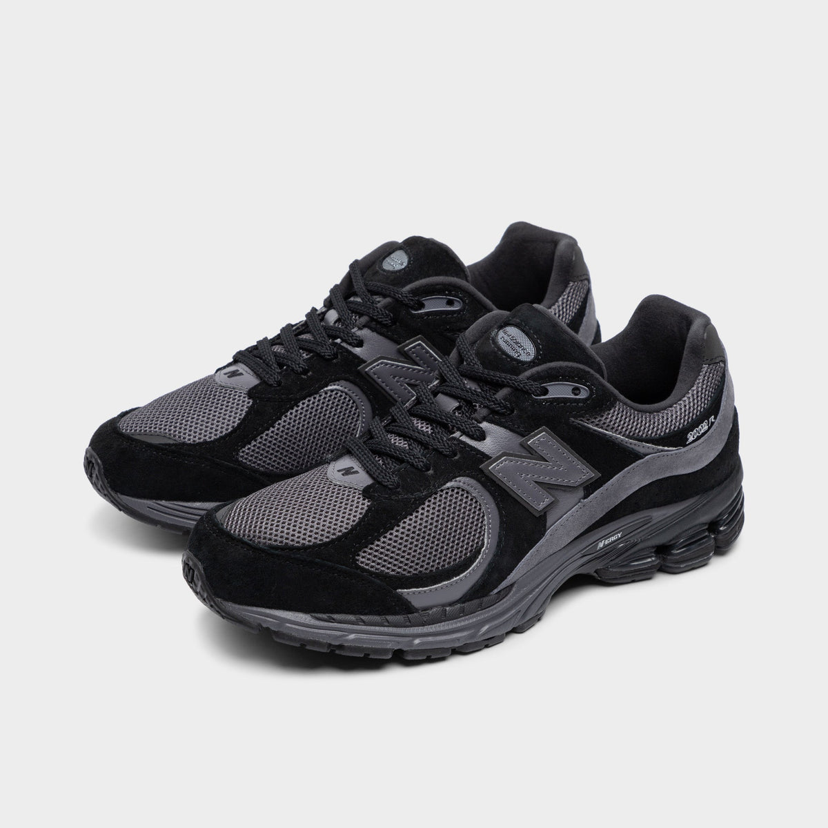 New Balance 2002 Sneakers - Black / Black - Product view 2