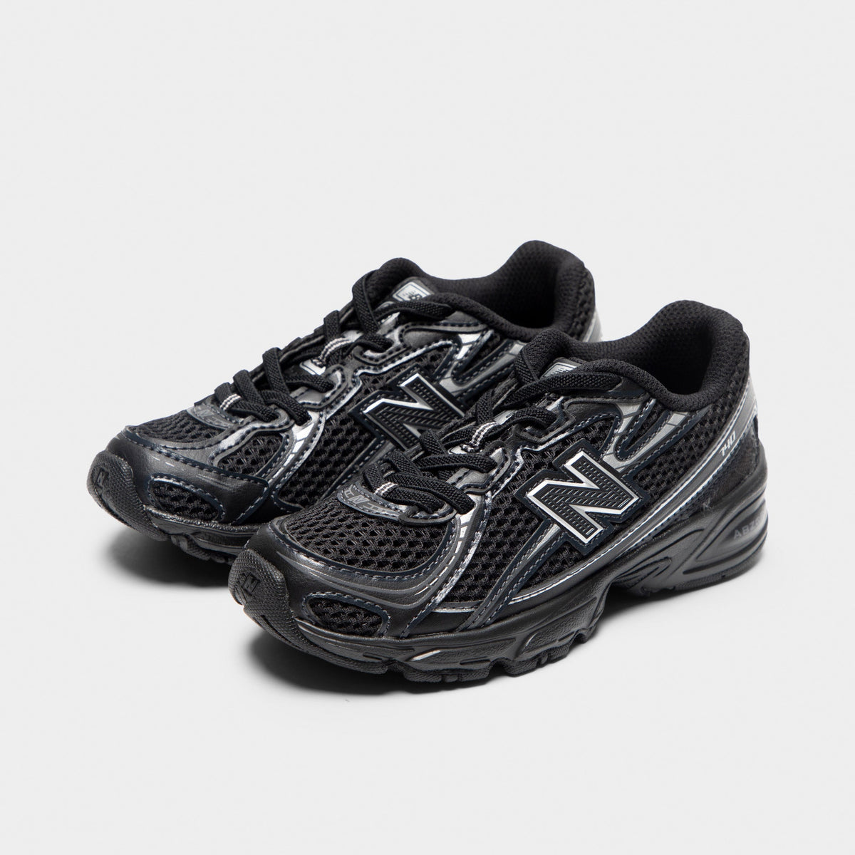 New Balance Kids' 740 Sneakers - Black / Silver Metallic - Product view 2