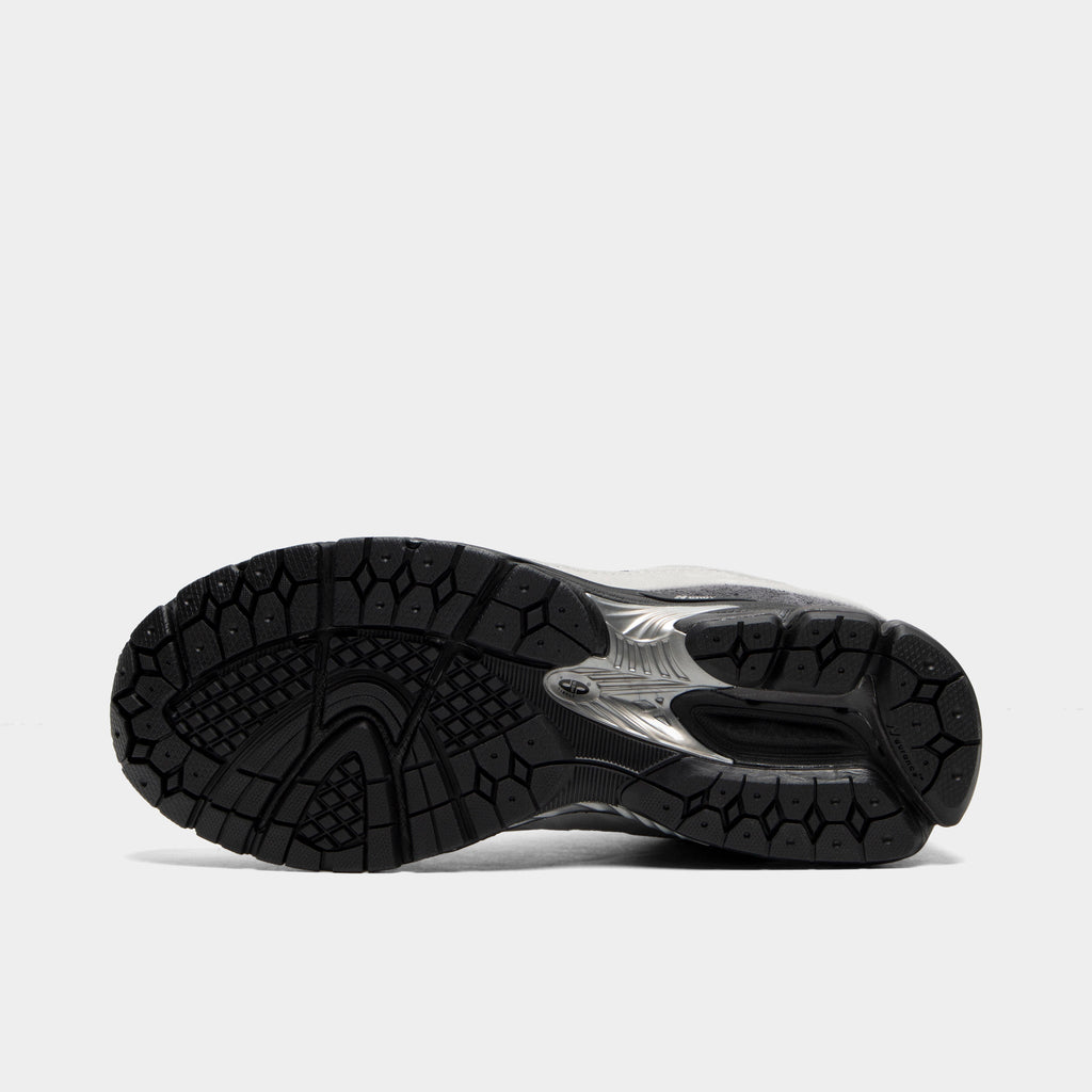 New Balance 2002R Sneakers - Grey / Black - Product view 6