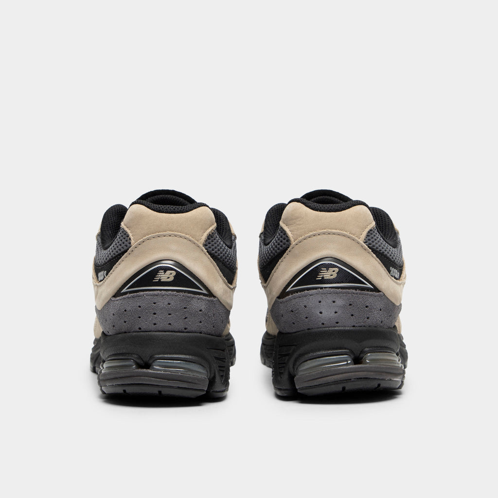 New Balance 2002R Sneakers - Black / Brown - Product view 4
