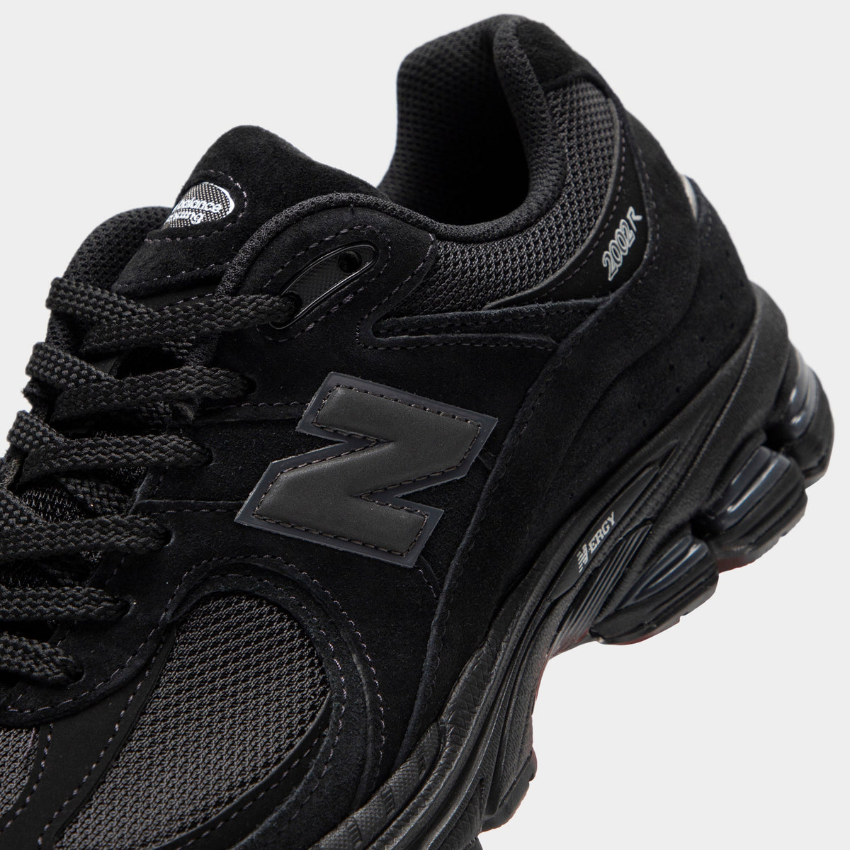 New Balance 2002R Sneakers - Black / Metallic - Product view 3