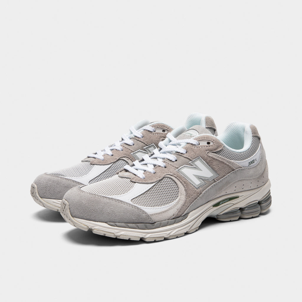 New Balance 2002R Sneakers - Black / White - Product view 2