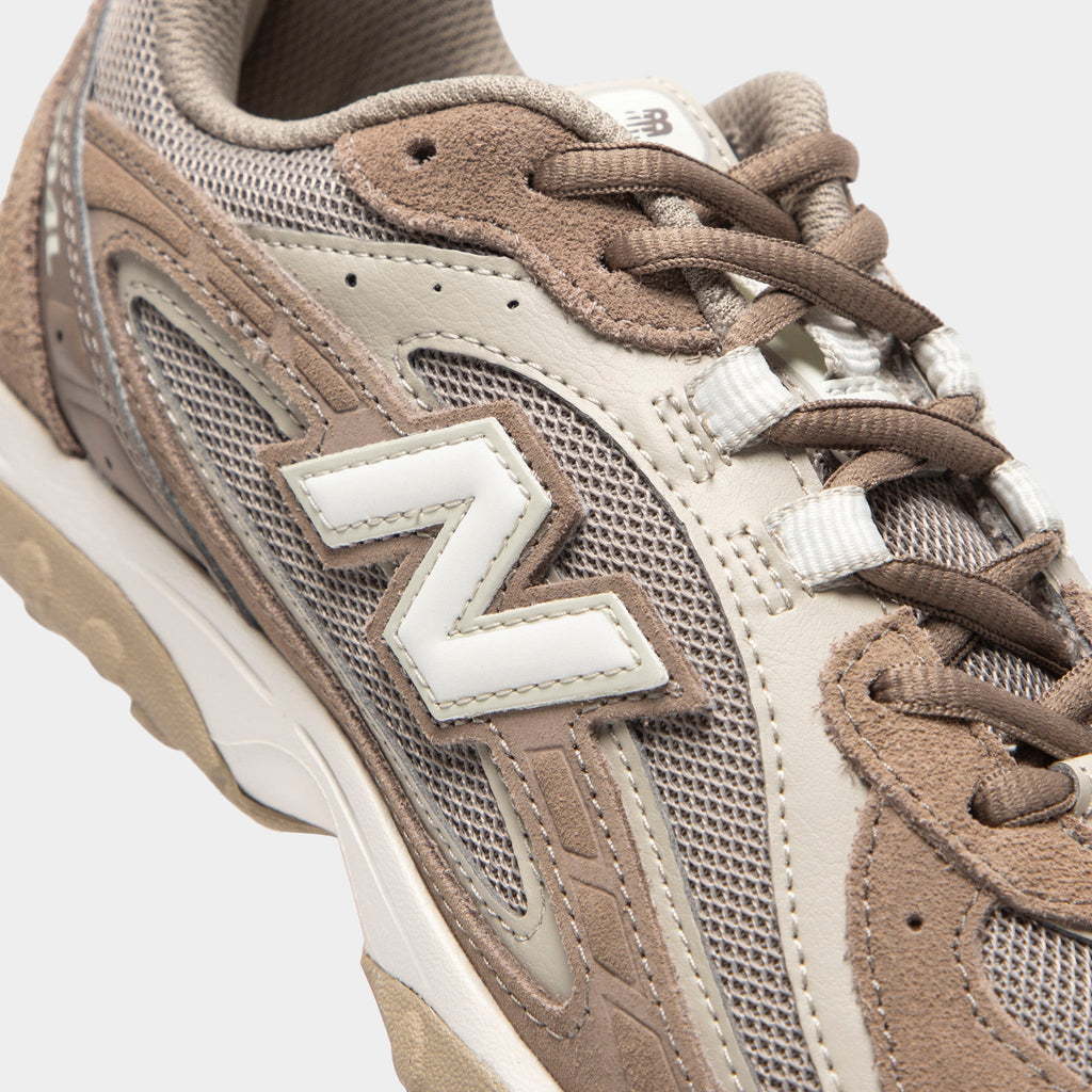 New Balance 204L Sneakers - Mushroom / Arid Stone - White - Product view 3