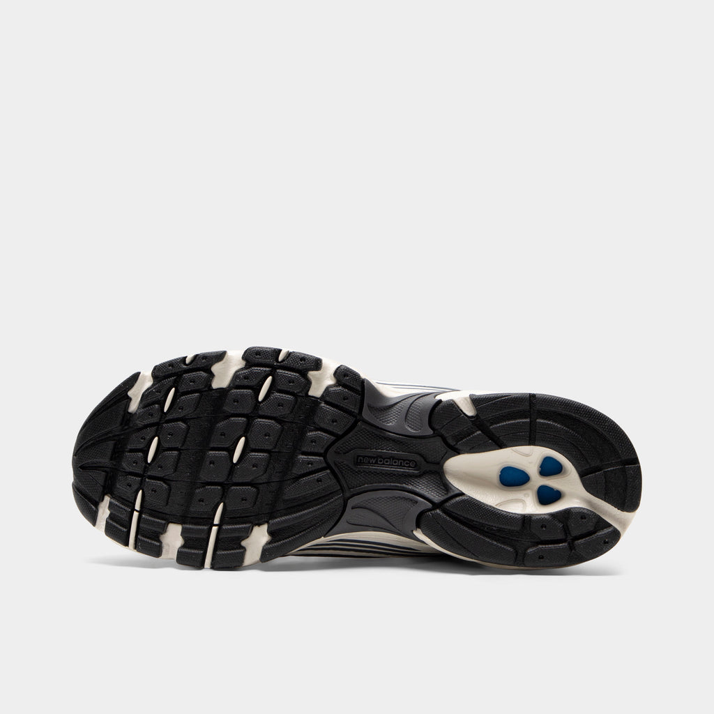 New Balance 530 Sneakers - Sea Salt / Magnet - Product view 6