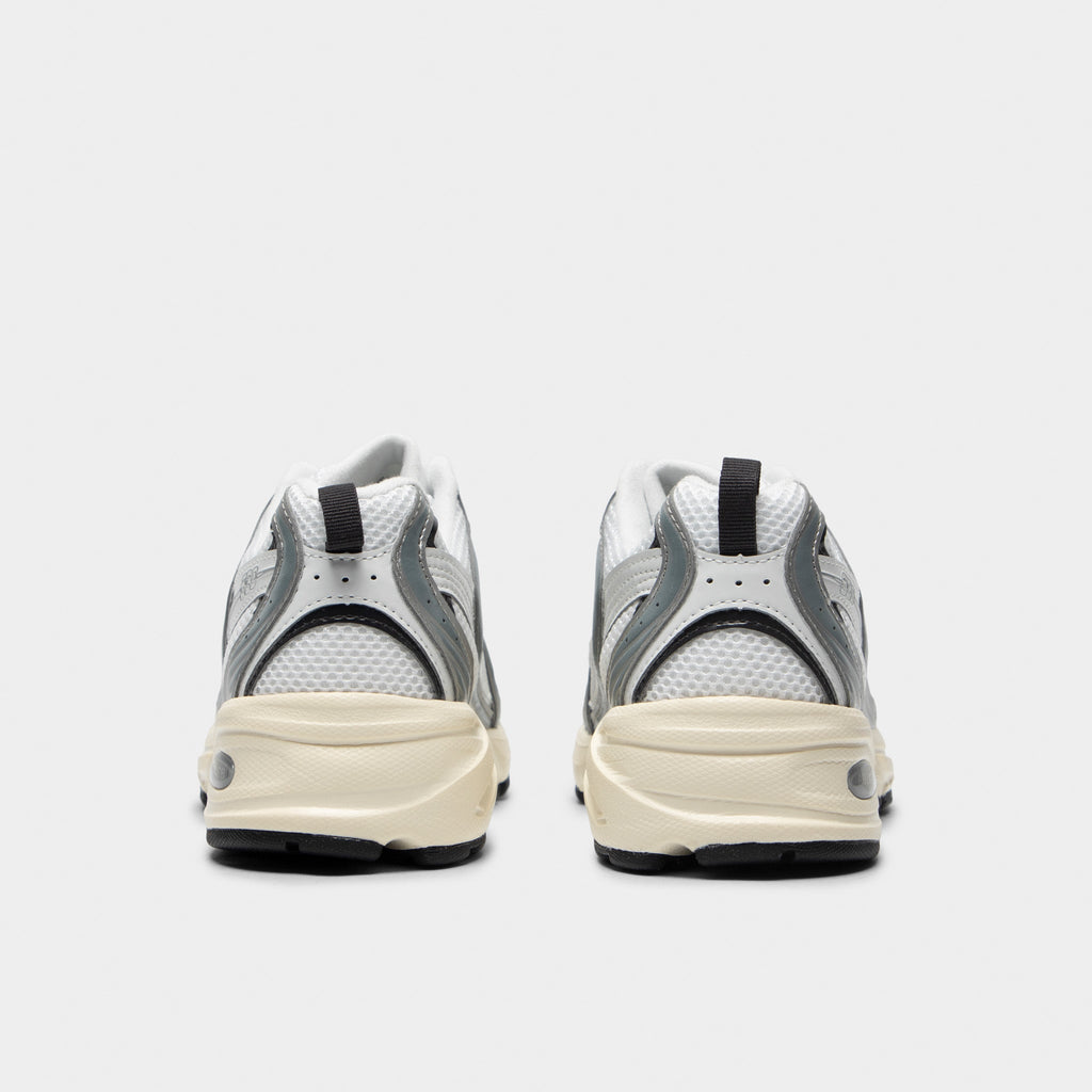 New Balance 530 Sneakers - Silver Metallic / Black Cement - Product view 4