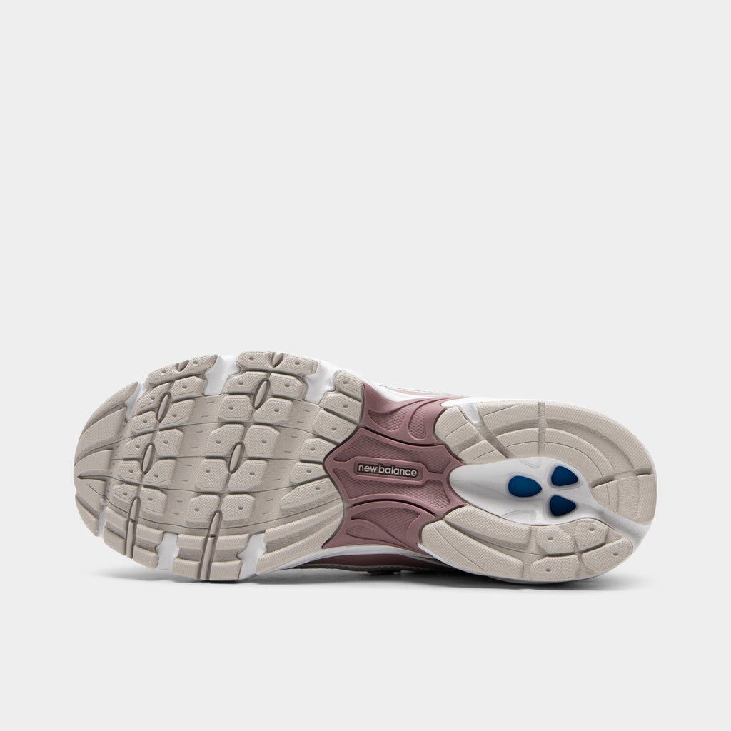 New Balance 740 Sneakers - Silver Metallic / Raincloud - Pebble - Product view 6