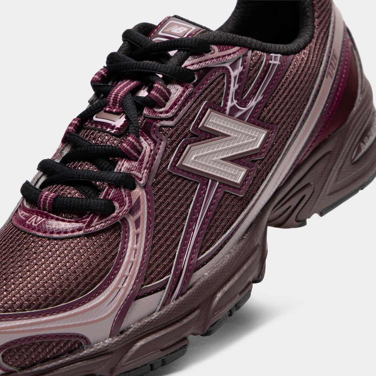 New Balance 740 Sneakers - Mulled Wine - Product view 3