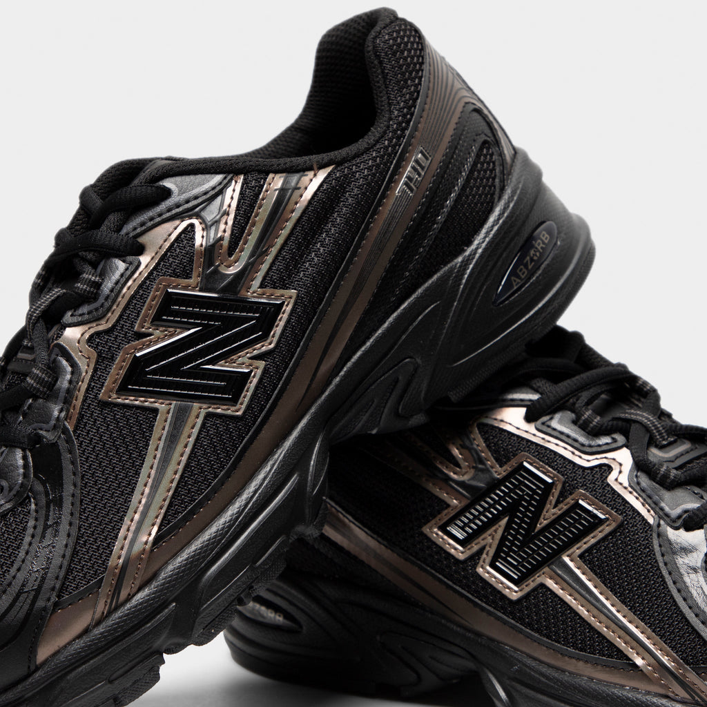 New Balance 740 Sneakers - Black / Bronze - Product view 3