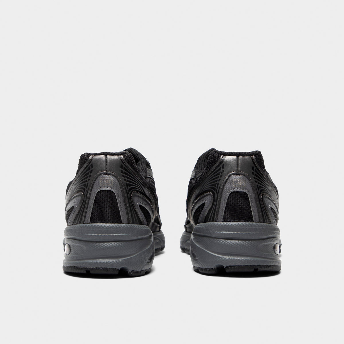 New Balance 740 Sneakers - Black / Black - Product view 4