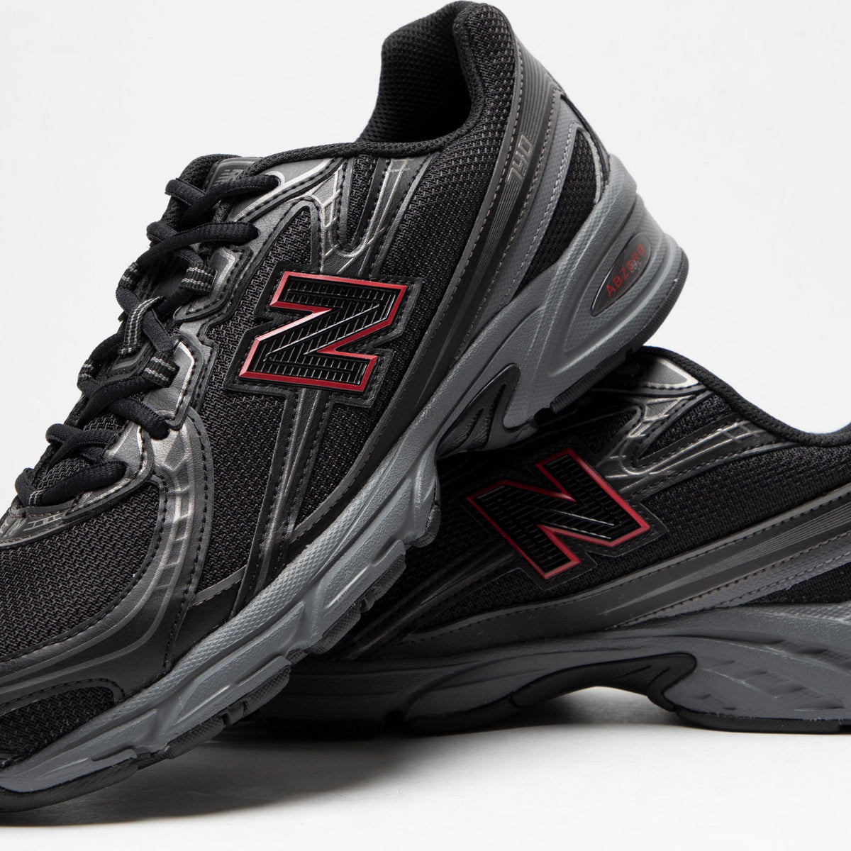 New Balance 740 Sneakers - Black / Black - Product view 3