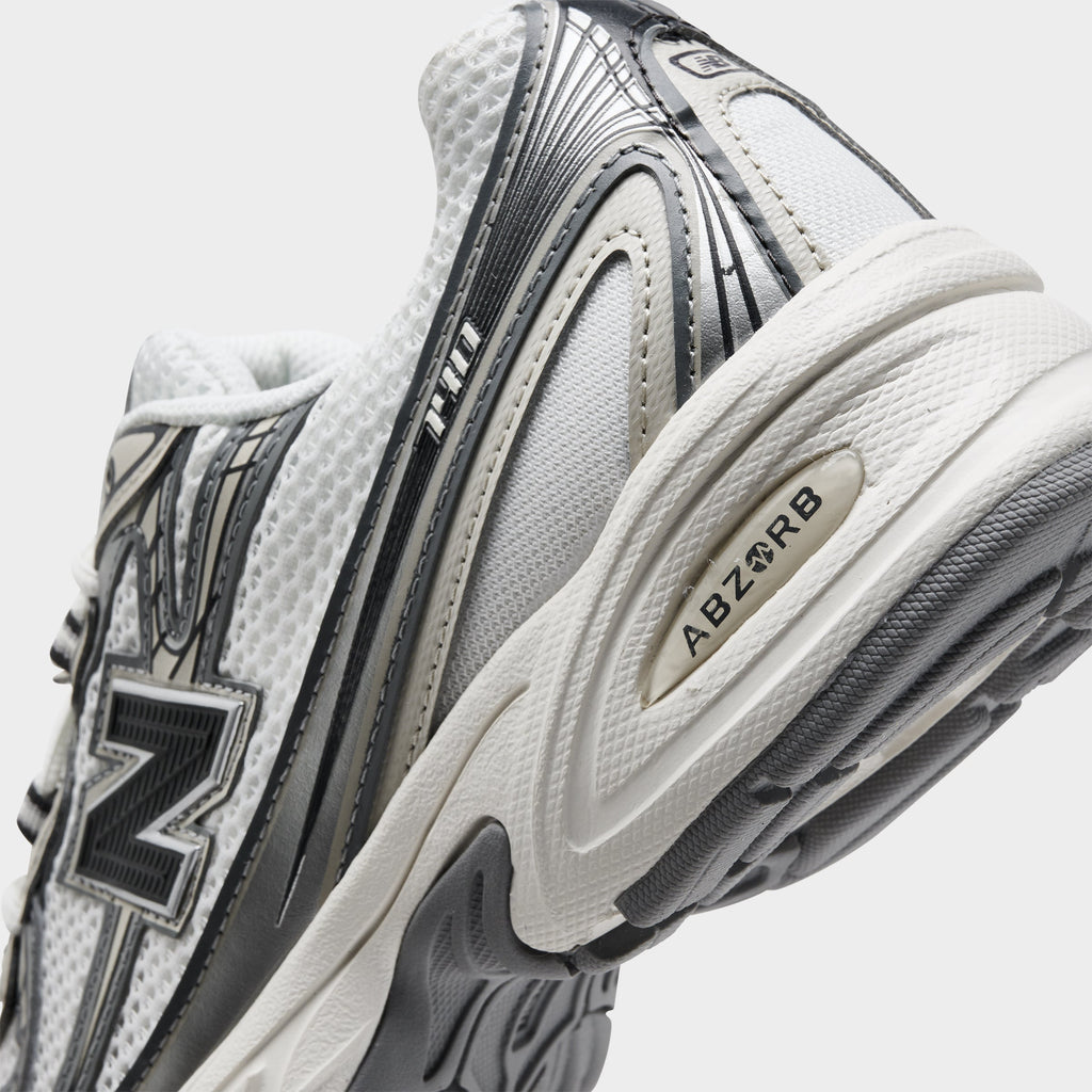 New Balance 740 Sneakers - Linen / Timberwolf - Product view 3