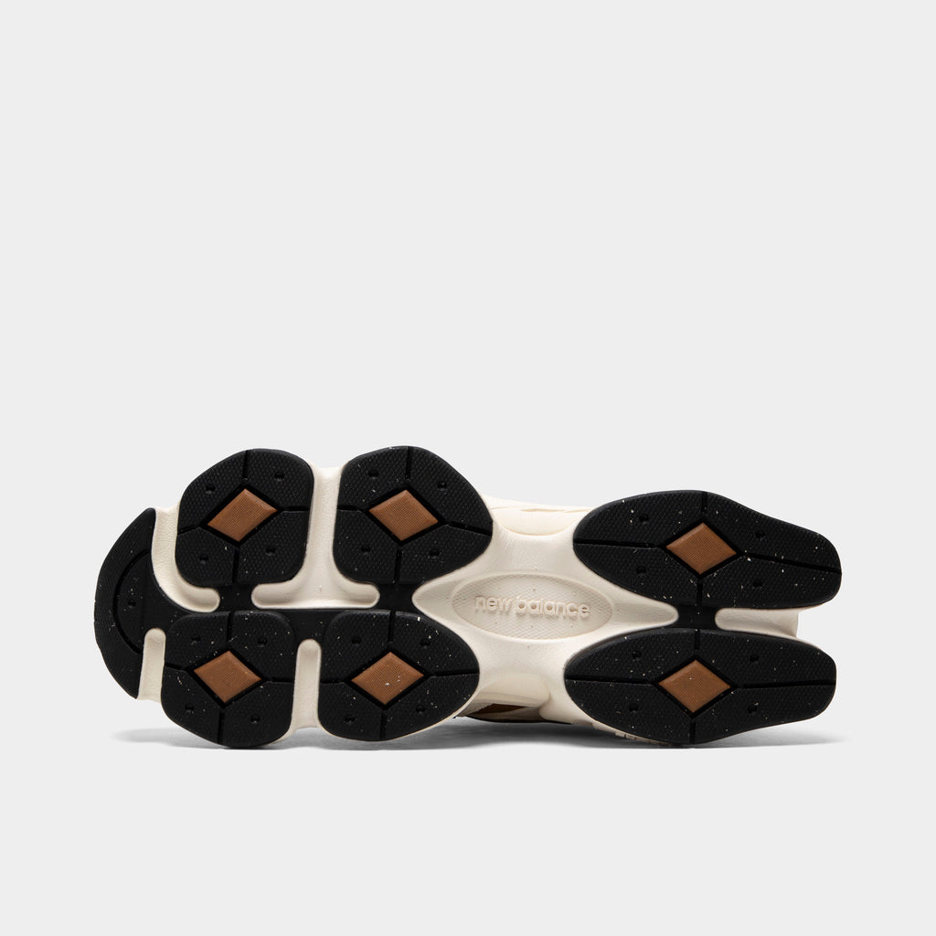 New Balance 9060 Sneakers - Breakfast Tea / Angora - Product view 6
