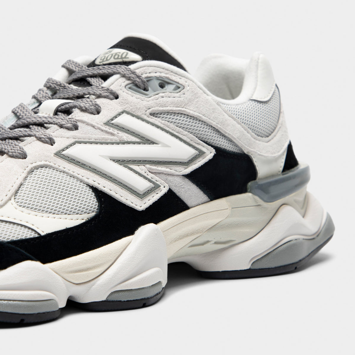 New Balance 9060 Sneakers - Black / Reflection - Product view 3